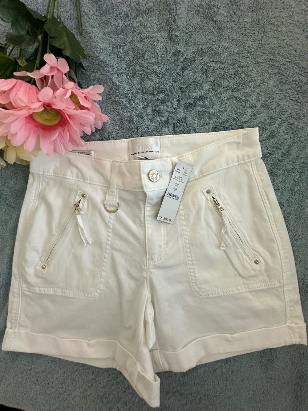 White House Black Marker NWT Pret-A-Play White Shorts